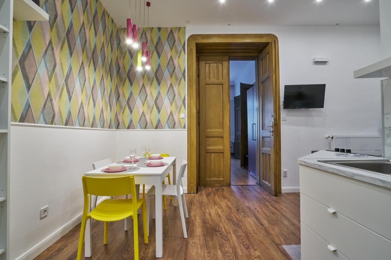 Nanirol Apartment At Gellert Bath Budapeszt Zewnętrze zdjęcie
