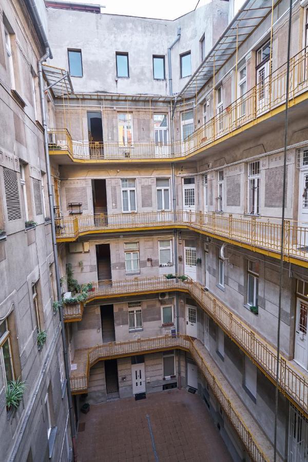 Nanirol Apartment At Gellert Bath Budapeszt Zewnętrze zdjęcie