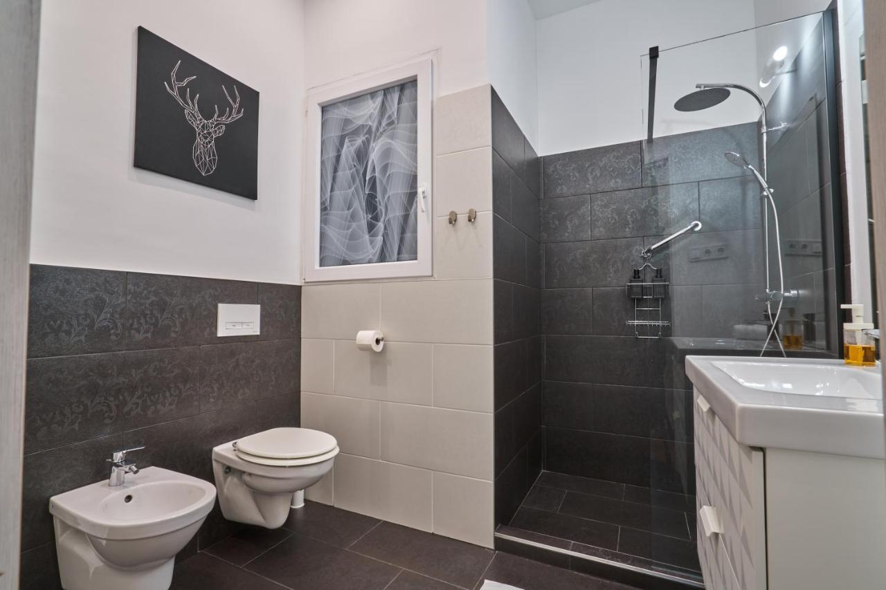 Nanirol Apartment At Gellert Bath Budapeszt Zewnętrze zdjęcie