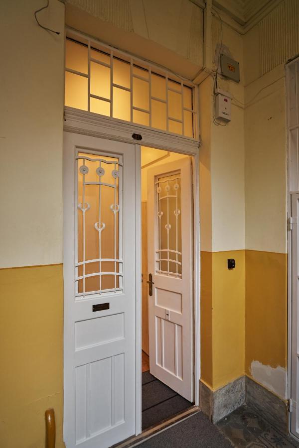 Nanirol Apartment At Gellert Bath Budapeszt Zewnętrze zdjęcie